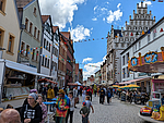 Pressefoto - Neustädter Brunnenfest 2025. Das XXXVIII. BORNQUAS ist das Fest für die ganze Familie in der Neustädter Innenstadt